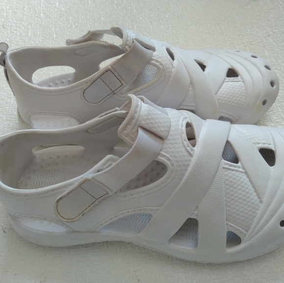 white sandals plastic for summer - Picture 4 of 4